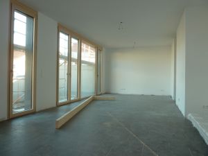 Neubau, große 4-Zi.-EG/OG-Maisonette-Wohnung - direkt im Zentrum und Bahnhofsnähe